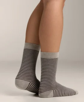 2 pares de calcetines clásicos 55 % modal y 10 % cachemira 2 pares de calcetines clásicos 55 % modal y 10 % cachemira