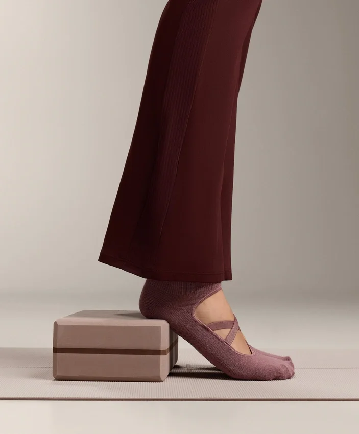 2 pares de calcetines de mezcla de algodón para yoga y pilates con tiras cruzadas 2 pares de calcetines de mezcla de algodón para yoga y pilates con tiras cruzadas