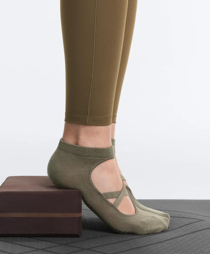 2 pares de calcetines de mezcla de algodón para yoga y pilates con tiras cruzadas 2 pares de calcetines de mezcla de algodón para yoga y pilates con tiras cruzadas