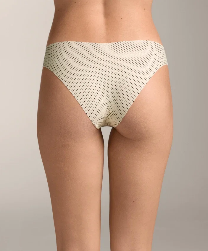 3 braguitas de bikini clásicas con corte en V, invisibles, de mezcla de poliamida y corte láser 3 braguitas de bikini clásicas con corte en V, invisibles, de mezcla de poliamida y corte láser