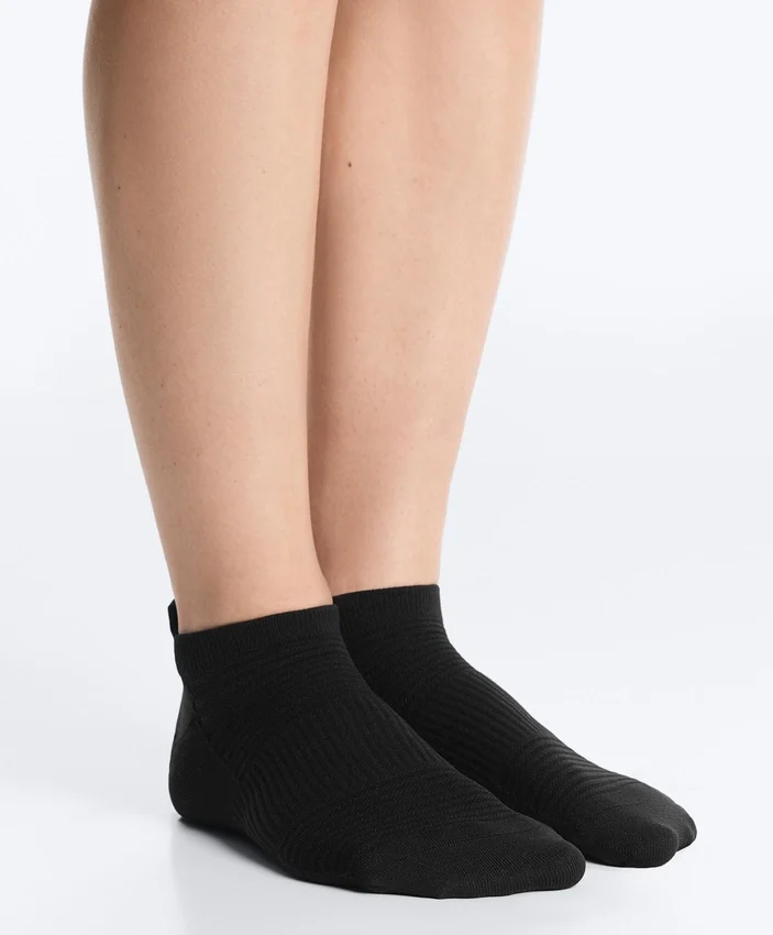 3 pares de calcetines deportivos de mezcla de poliamida con lengüeta en el talón 3 pares de calcetines deportivos de mezcla de poliamida con lengüeta en el talón