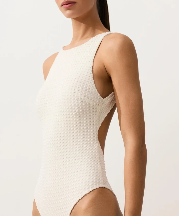 Bañador halter de croché con textura de burbujas Bañador halter de croché con textura de burbujas