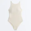 Bañador halter de croché con textura de burbujas Bañador halter de croché con textura de burbujas