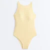 Bañador halter de croché con textura de burbujas