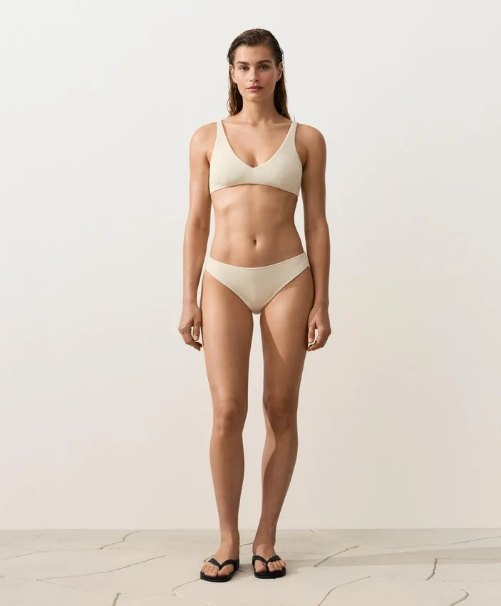 Braguitas de bikinis clásicas arrugadas Braguitas de bikinis clásicas arrugadas