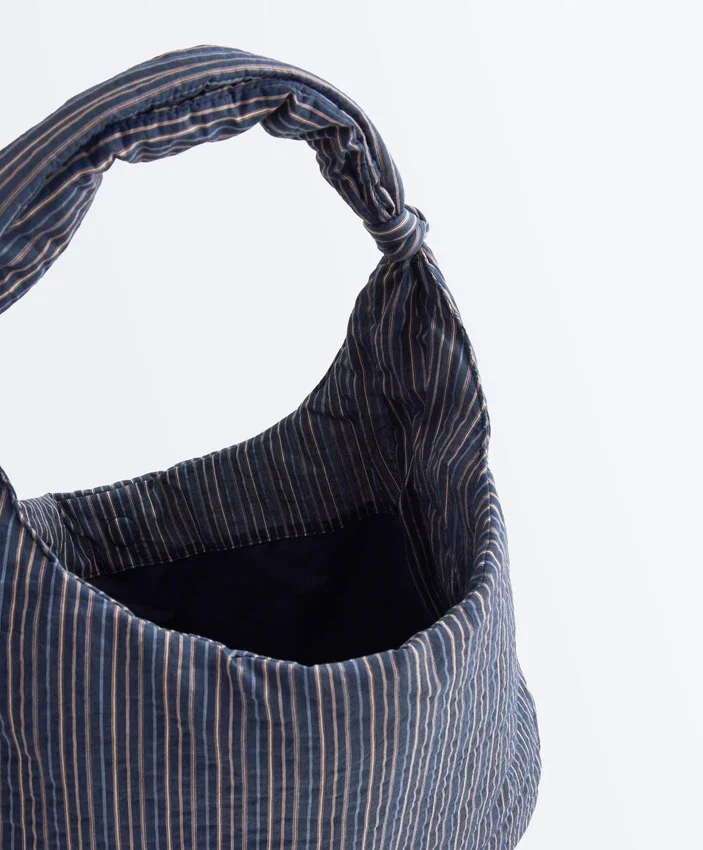 Bolso a rayas con nudo Bolso a rayas con nudo