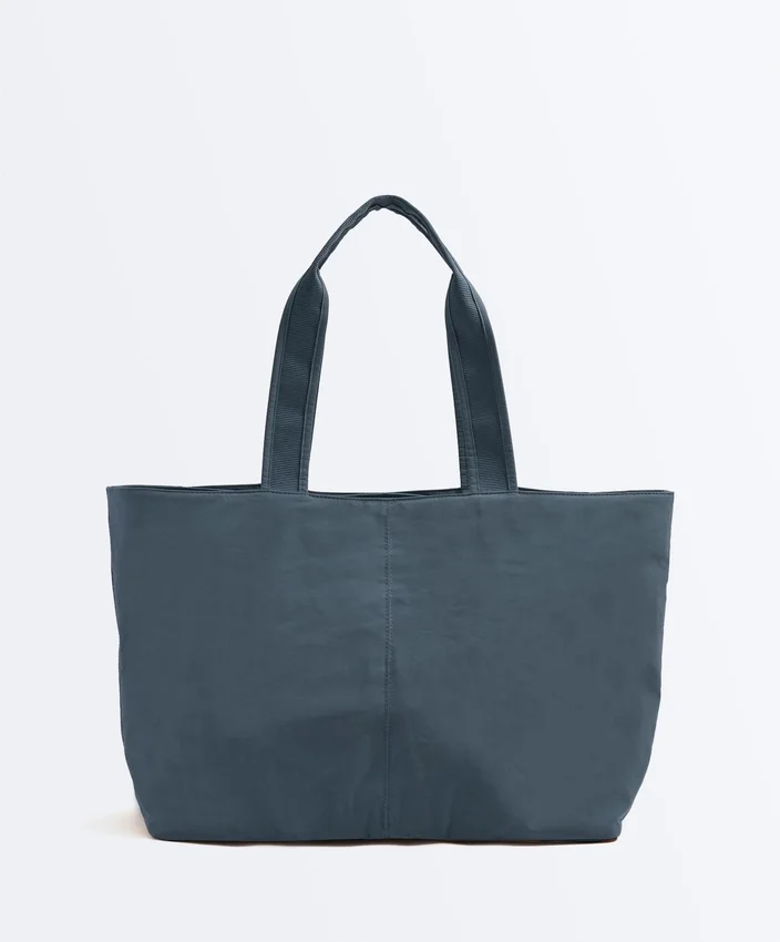 Bolso tipo shopper blando con cremallera Bolso tipo shopper blando con cremallera
