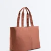Bolso tipo shopper blando con cremallera Bolso tipo shopper blando con cremallera
