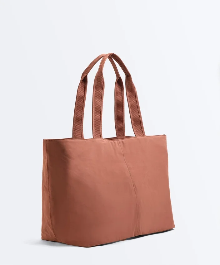 Bolso tipo shopper blando con cremallera Bolso tipo shopper blando con cremallera
