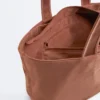 Bolso tipo shopper blando con cremallera Bolso tipo shopper blando con cremallera