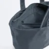 Bolso tipo shopper blando con cremallera Bolso tipo shopper blando con cremallera