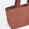 Bolso tipo shopper blando con cremallera Bolso tipo shopper blando con cremallera
