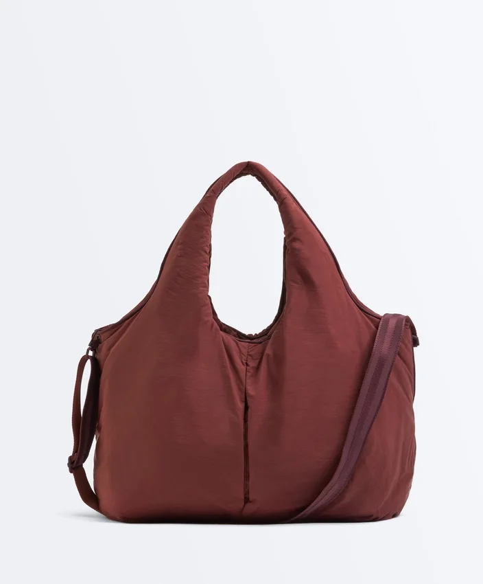 Bolso tipo shopper con ribete en contraste Bolso tipo shopper con ribete en contraste