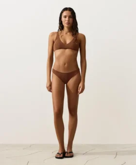 Braguitas de bikini brasileñas con corte en U y tejido arrugado