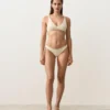 Braguitas de bikini brasileñas con corte en U y tejido arrugado Braguitas de bikini brasileñas con corte en U y tejido arrugado