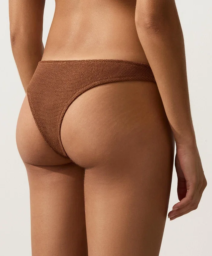 Braguitas de bikini brasileñas con corte en U y tejido arrugado Braguitas de bikini brasileñas con corte en U y tejido arrugado