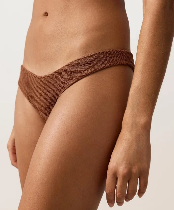 Braguitas de bikini brasileñas con corte en U y tejido arrugado Braguitas de bikini brasileñas con corte en U y tejido arrugado