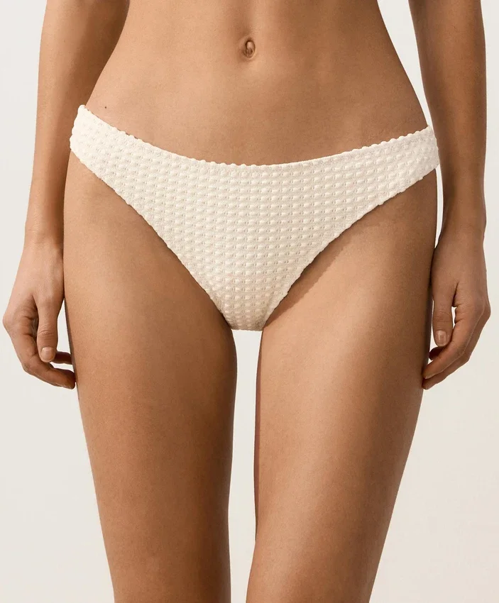 Braguitas de bikini clásicas de ganchillo con textura de burbujas Braguitas de bikini clásicas de ganchillo con textura de burbujas
