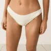 Braguitas de bikini clásicas de ganchillo con textura de burbujas Braguitas de bikini clásicas de ganchillo con textura de burbujas