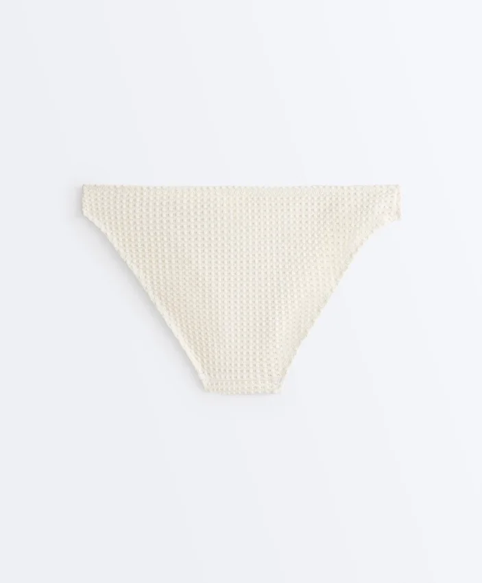 Braguitas de bikini clásicas de ganchillo con textura de burbujas Braguitas de bikini clásicas de ganchillo con textura de burbujas