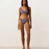 Braguitas de bikini de cobertura media con corte en U y rayas texturizadas Braguitas de bikini de cobertura media con corte en U y rayas texturizadas