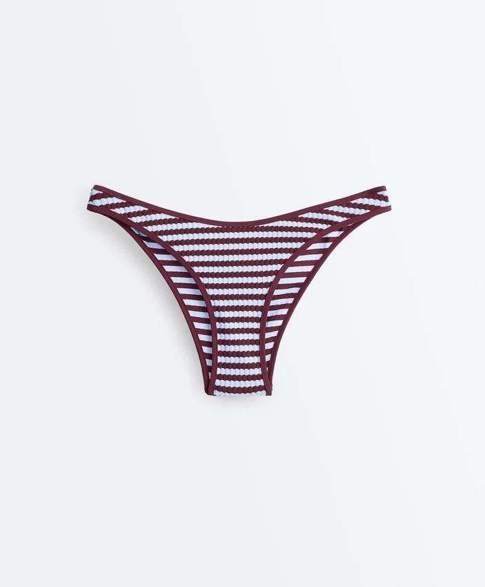 Braguitas de bikini de cobertura media con corte en U y rayas texturizadas Braguitas de bikini de cobertura media con corte en U y rayas texturizadas