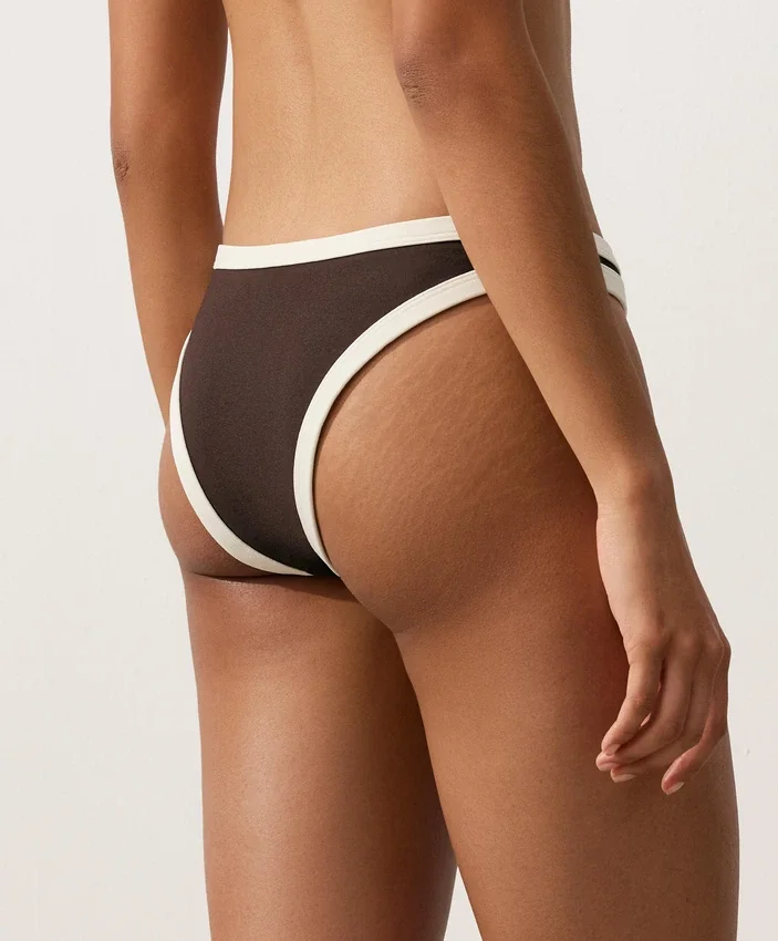 Braguitas de bikini de cobertura media con corte en U y ribete en contraste Braguitas de bikini de cobertura media con corte en U y ribete en contraste