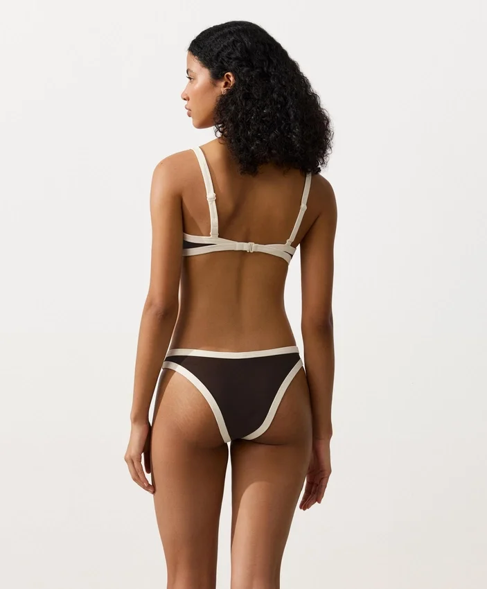 Braguitas de bikini de cobertura media con corte en U y ribete en contraste Braguitas de bikini de cobertura media con corte en U y ribete en contraste