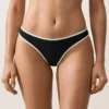 Braguitas de bikini tipo tanga con corte en U y ribete en contraste Braguitas de bikini tipo tanga con corte en U y ribete en contraste