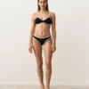 Braguitas de bikini tipo tanga con corte en U y ribete en contraste Braguitas de bikini tipo tanga con corte en U y ribete en contraste