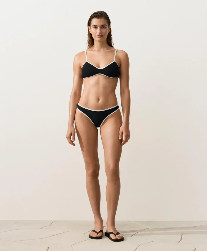 Braguitas de bikini tipo tanga con corte en U y ribete en contraste Braguitas de bikini tipo tanga con corte en U y ribete en contraste