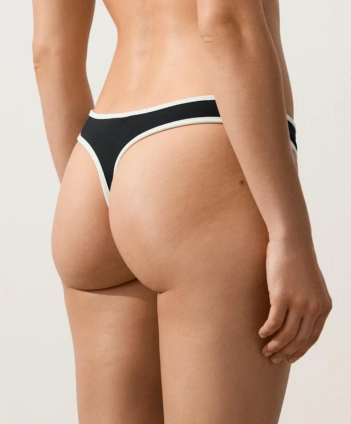 Braguitas de bikini tipo tanga con corte en U y ribete en contraste Braguitas de bikini tipo tanga con corte en U y ribete en contraste