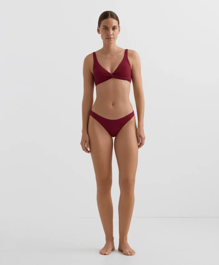 Braguitas de bikinis brasileñas con corte en U y tejido jacquard de cuadros pequeños Braguitas de bikinis brasileñas con corte en U y tejido jacquard de cuadros pequeños
