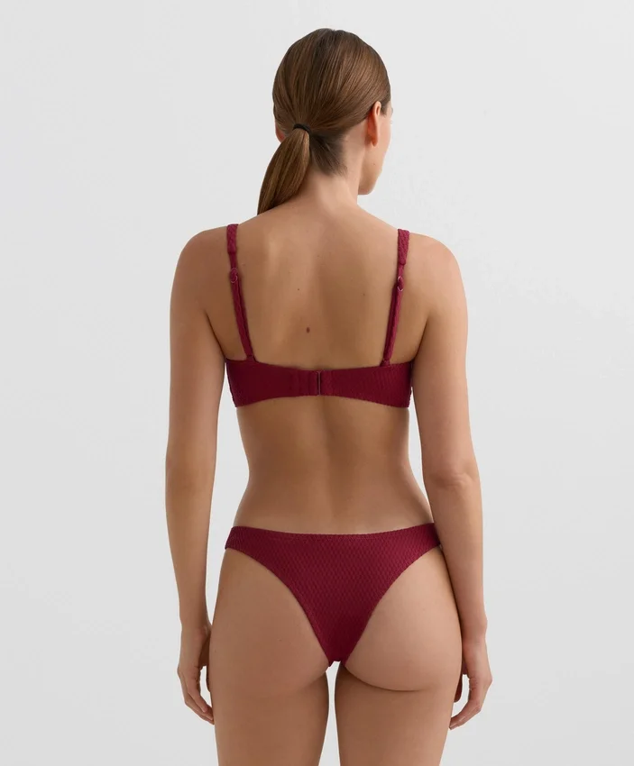 Braguitas de bikinis brasileñas con corte en U y tejido jacquard de cuadros pequeños Braguitas de bikinis brasileñas con corte en U y tejido jacquard de cuadros pequeños