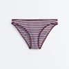 Braguitas de bikinis clásicas con rayas texturizadas Braguitas de bikinis clásicas con rayas texturizadas