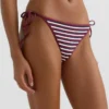 Braguitas de bikinis de cobertura media con rayas texturizadas y lazos Braguitas de bikinis de cobertura media con rayas texturizadas y lazos