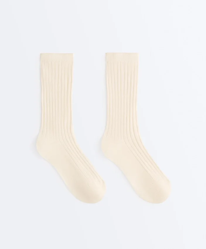 Calcetines clásicos de mezcla de seda con diseño acanalado Calcetines clásicos de mezcla de seda con diseño acanalado