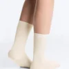 Calcetines clásicos de mezcla de seda con diseño acanalado Calcetines clásicos de mezcla de seda con diseño acanalado