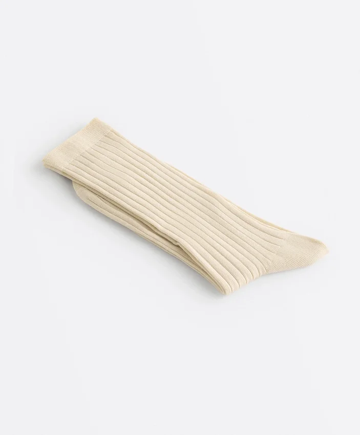 Calcetines clásicos de mezcla de seda con diseño acanalado Calcetines clásicos de mezcla de seda con diseño acanalado