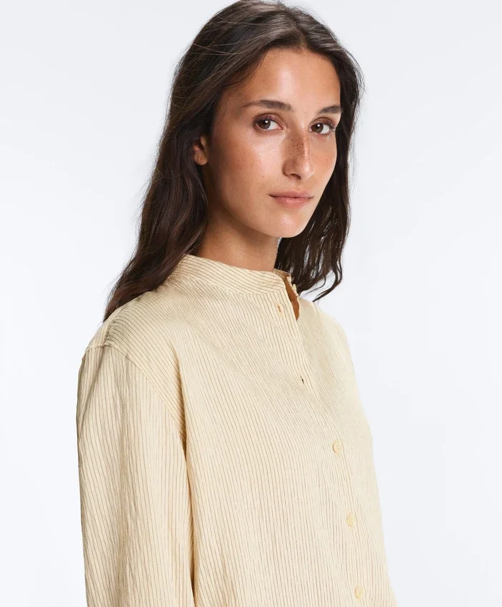 Camisas a rayas con cuello alto de mezcla de modal Camisas a rayas con cuello alto de mezcla de modal