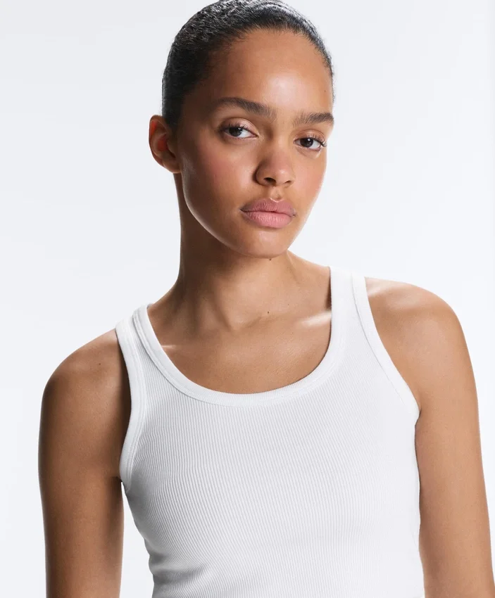 Camiseta ajustada de canalé con tirantes, de algodón y modal Camiseta ajustada de canalé con tirantes, de algodón y modal