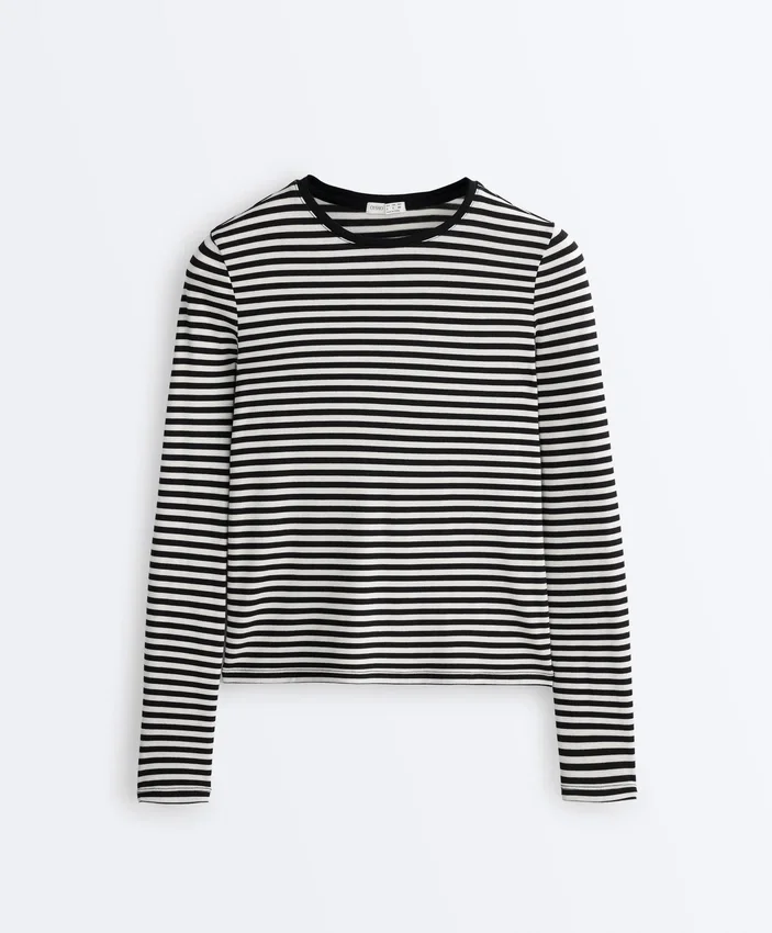Camiseta ajustada de manga larga a rayas Camiseta ajustada de manga larga a rayas