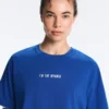 Camiseta corta de corte recto con eslogan, de mezcla de algodón Camiseta corta de corte recto con eslogan, de mezcla de algodón