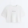 Camiseta corta de corte recto con eslogan, de mezcla de algodón Camiseta corta de corte recto con eslogan, de mezcla de algodón