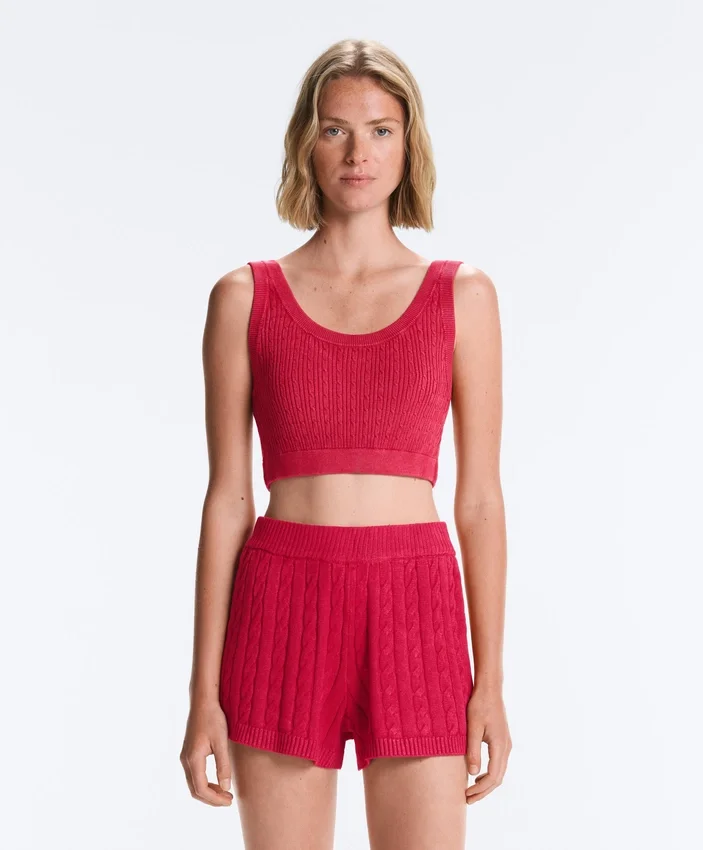 Camiseta corta de punto lavado con tirantes trenzados Camiseta corta de punto lavado con tirantes trenzados