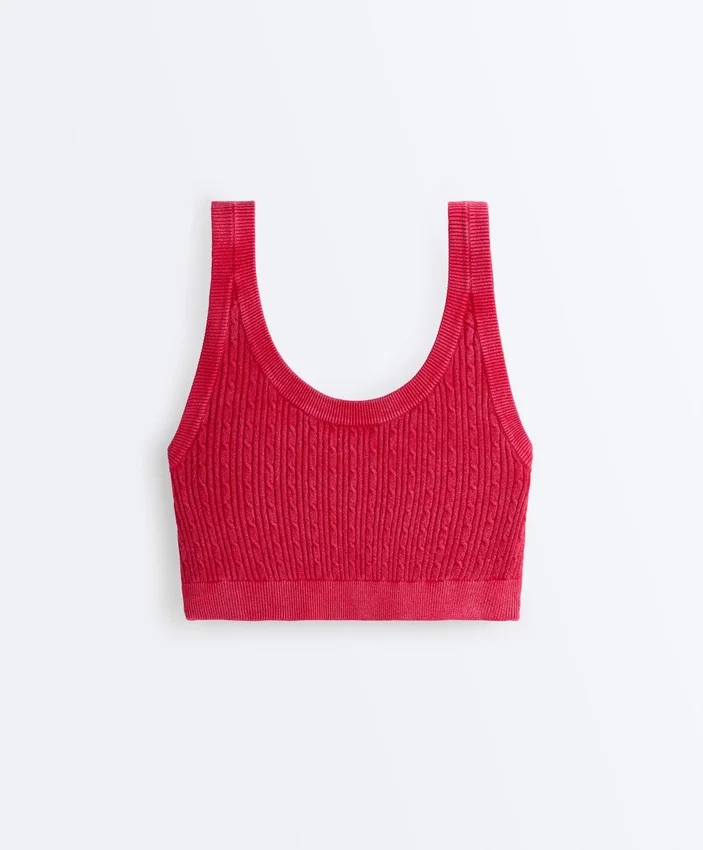 Camiseta corta de punto lavado con tirantes trenzados Camiseta corta de punto lavado con tirantes trenzados