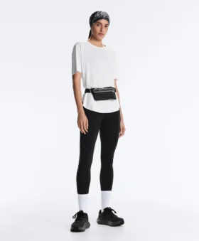 Camiseta de manga corta de mezcla de modal con bajo redondeado en la espalda