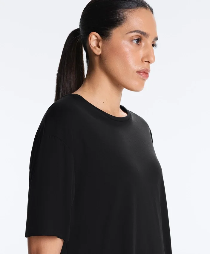 Camiseta de manga corta de mezcla de modal con bajo redondeado en la espalda Camiseta de manga corta de mezcla de modal con bajo redondeado en la espalda