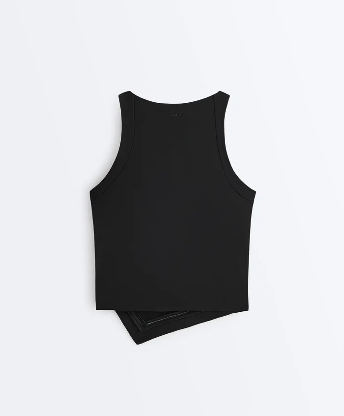 Camiseta de tirantes con cuello halter de Comfortlux y dobladillo con puntada de festón Camiseta de tirantes con cuello halter de Comfortlux y dobladillo con puntada de festón