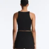 Camiseta de tirantes con cuello halter de Comfortlux y dobladillo con puntada de festón Camiseta de tirantes con cuello halter de Comfortlux y dobladillo con puntada de festón